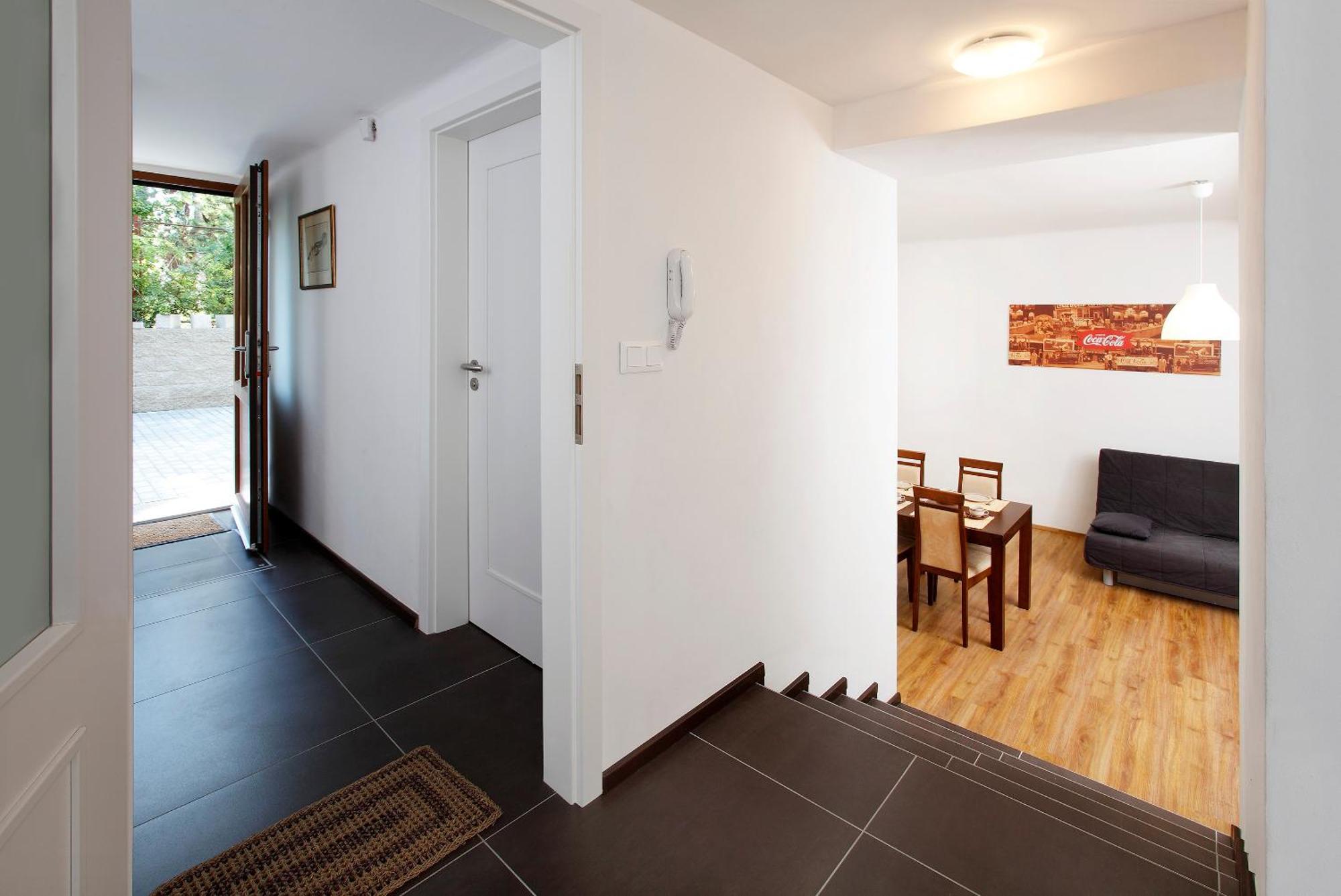 Villa Z - Apartment With Private Parking Brno Exterior photo